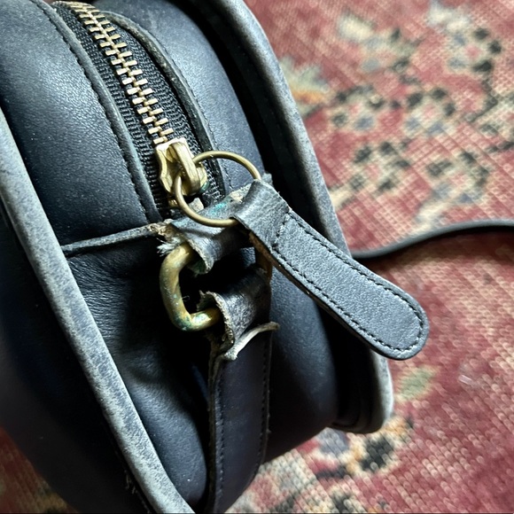 Coach Vintage Crossbody Navy Leather Rectangular Zipper Closure Soft - Picture 7 of 9